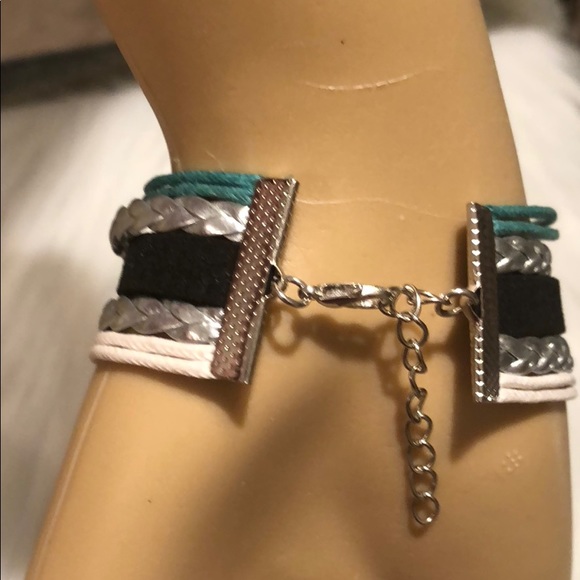 Eagles football bracelet (NWT)🚫FIRM 🚫 - Picture 4 of 4